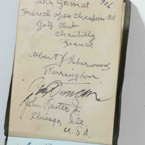 signature de Jean Gassiat "french open champion 1912 - Golf Club de Chantilly France" de 1926, apposÃ©e sur un livret d'autographes du British Open de 1926 Ã  St Annes on Sea.