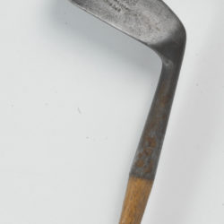 club "spade mashie" circa 1920 du fabricant Ã©cossais Tom Stewart