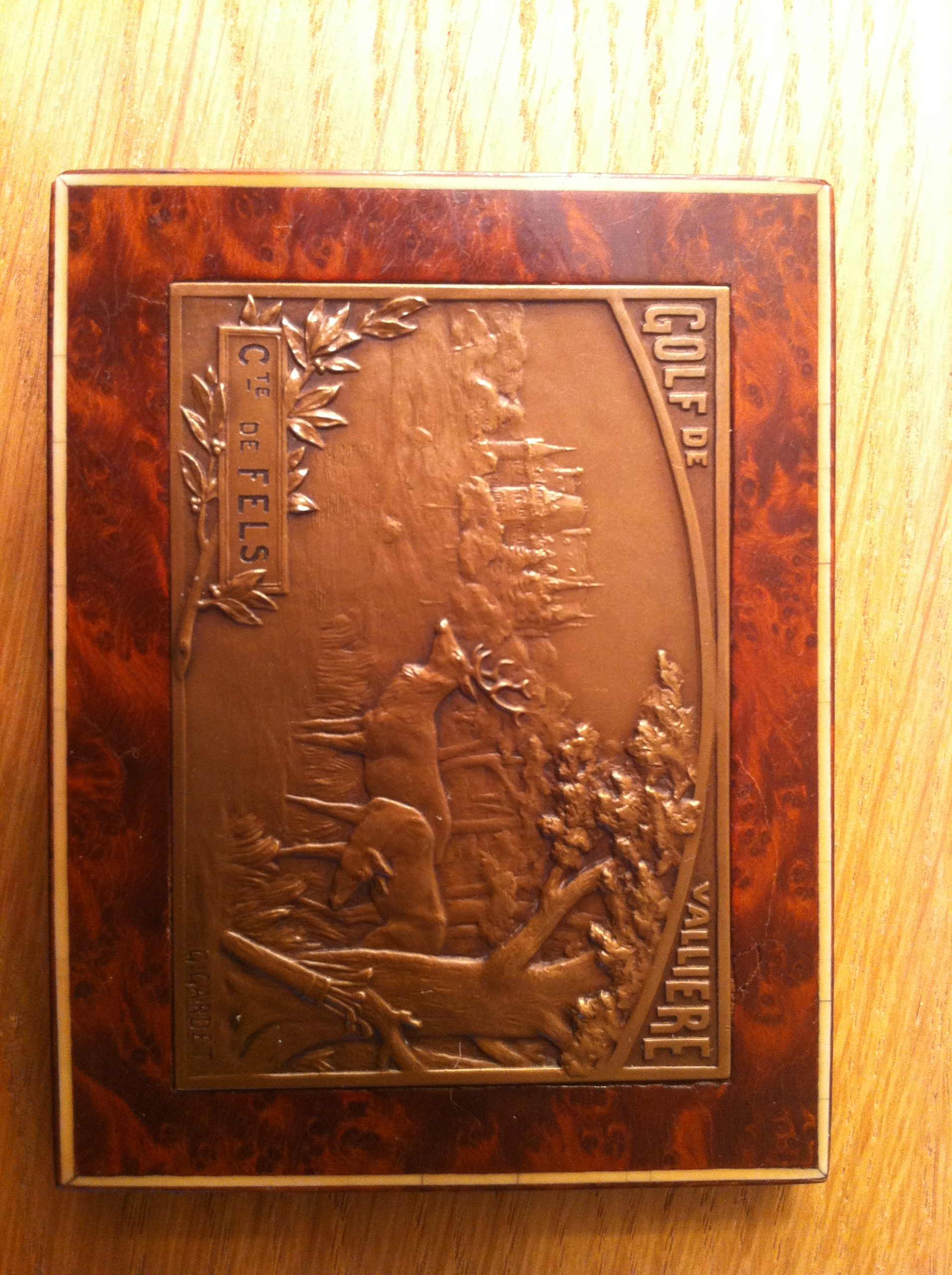 MÃ©daille en bronze et son Ã©crin de G Gardet remportÃ©e par le Conte de Feels sur le 9 Trous de Valliere